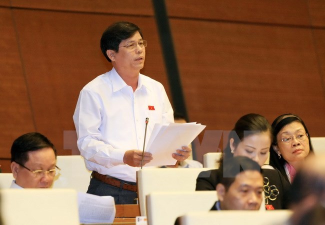 Ðại biểu Quốc hội tỉnh Khánh Hòa Nguyễn Tấn Tuân phát biểu ý kiến. (Ảnh: Doãn Tấn/TTXVN)