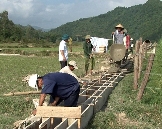Ảnh 2 : Với việc bê tông hóa thêm trên 1,6km kênh mương nội đồng, xã Đồng Hóa đã hoàn thành tiêu chí thứ 3 về thủy lợi.