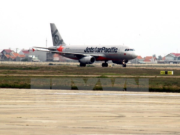 Máy bay Airbus A320 chở gần 180 hành khách đáp xuống sân bay Tuy Hòa, Phú Yên. (Ảnh minh họa: Thế Lập/TTXVN)