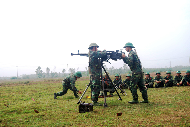 Ảnh 14 : Thi đua huấn luyện, sẵn sàng chiến đấu.