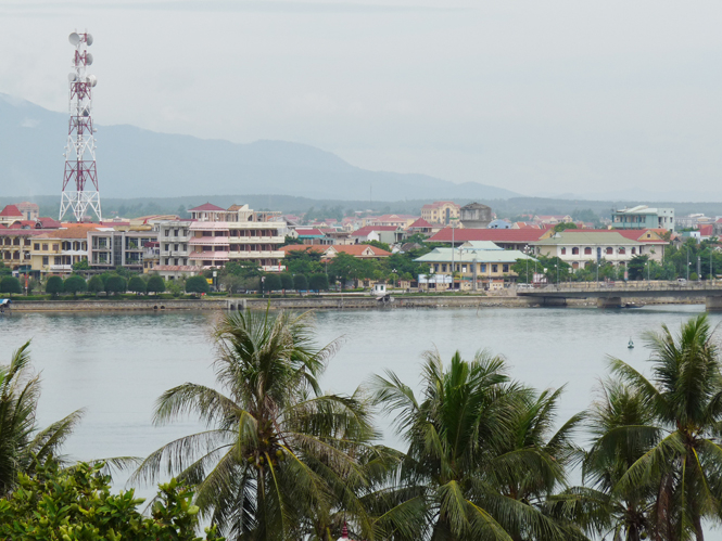 Bên bờ Nhật Lệ    Ảnh: PV