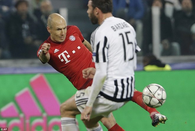 Robben ghi 1 bàn trong trận hòa Juventus. (Nguồn: AP)