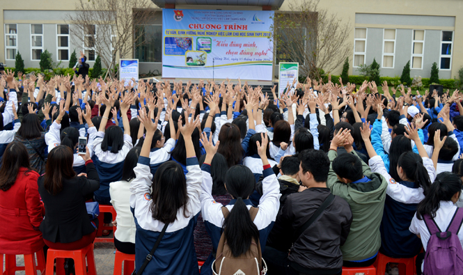 Định hướng đào tạo nghề ngay từ khi còn học phổ thông chính là giải pháp cần làm ngay để giảm tình trạng thất nghiệp trong thanh niên nông thôn.