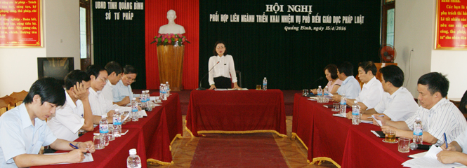 Toàn cảnh hội nghị.