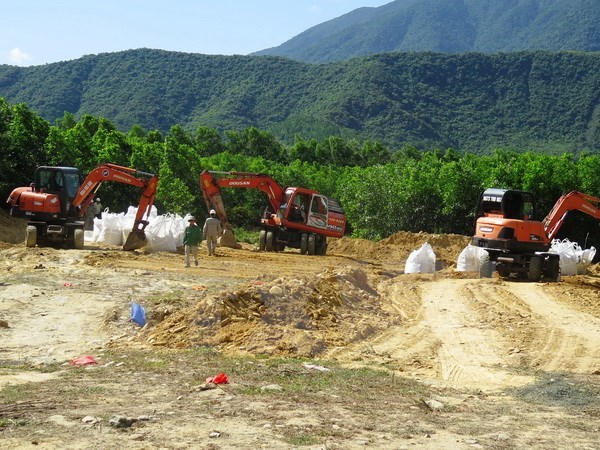 Hiện trường trang trại của ông Lê Quang Hòa (phường Kỳ Trinh, thị xã Kỳ Anh), nơi chôn lấp chất thải của Công ty Formosa Hà Tĩnh. (Ảnh: Phan Quân/TTXVN)