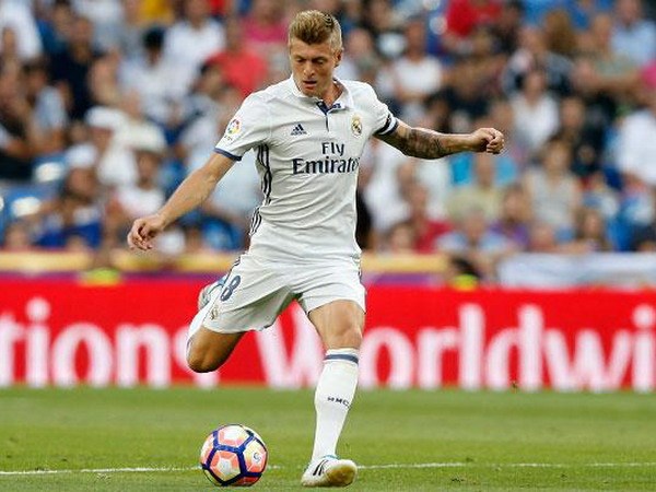 Tiền vệ người Đức Kroos trong màu áo Real Madrid. (Nguồn: Realmadrid.com)