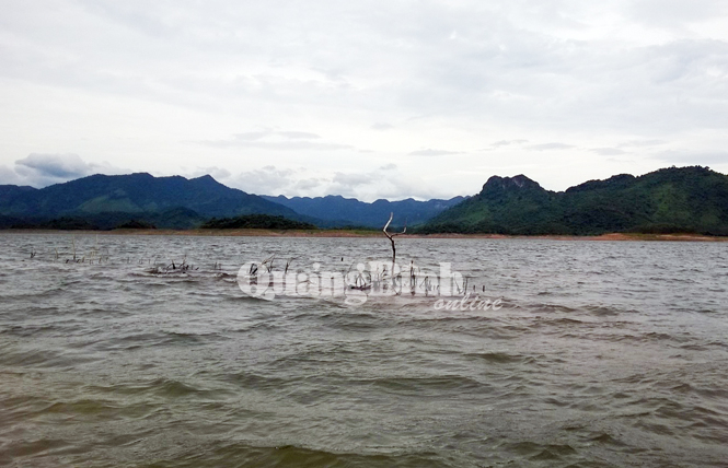 Hồ thủy lợi Rào Đá.