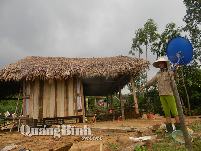 Một nhà dân ở huyện Tuyên Hoá bị lũ đẩy trôi.