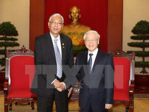 Tổng Bí thư Nguyễn Phú Trọng tiếp Tổng thống Cộng hòa Liên bang Myanmar Htin Kyaw. (Ảnh: Trí Dũng/TTXVN)