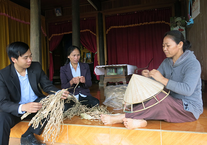 Một mô hình làm nón lá của Hội LHPN huyện Minh Hóa.