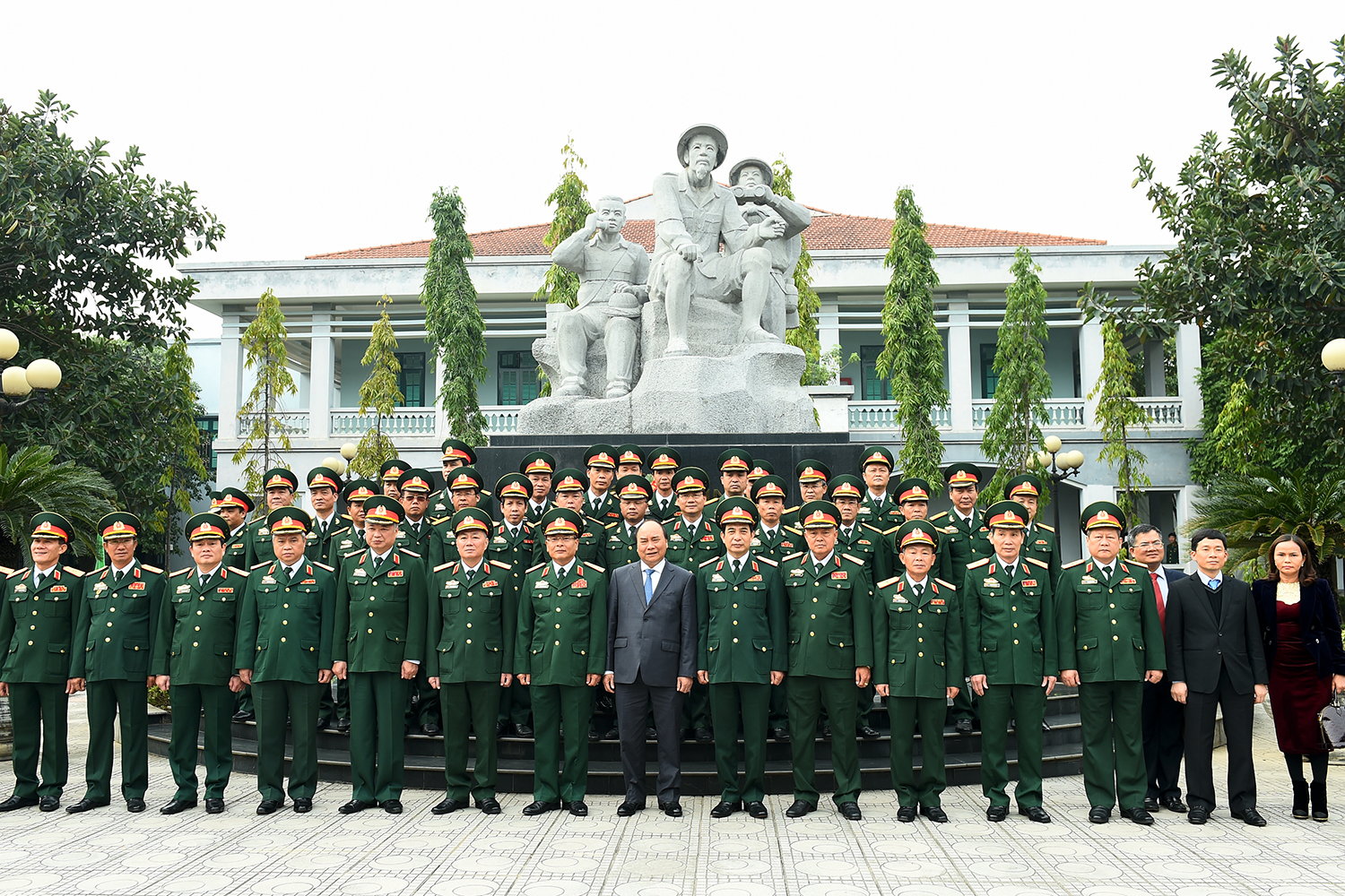 Sáng 23-1, Thủ tướng tới thăm, làm việc với Tổng cục Tình báo, Bộ Quốc phòng - Ảnh: VGP/Quang Hiếu