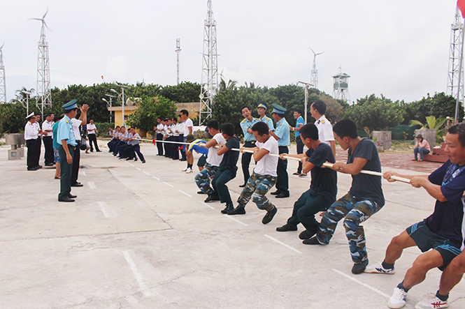 Sau giờ huấn luyện trên thao trường.