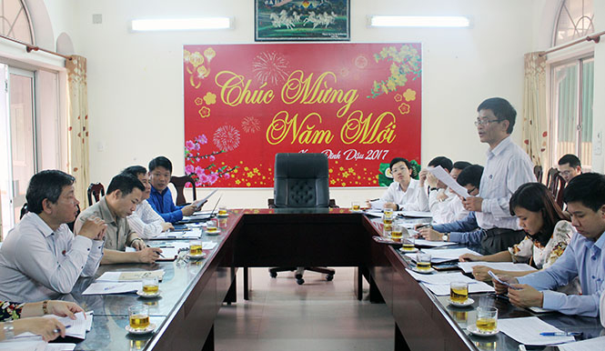  Quang cảnh buổi làm việc.