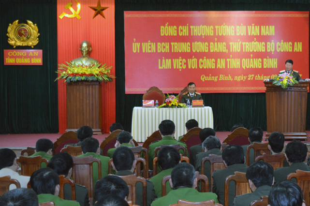 Thượng tướng Bùi Văn Nam, Ủy viên Trung ương Đảng, Thứ trưởng Bộ Công an phát biểu tại buổi làm việc.