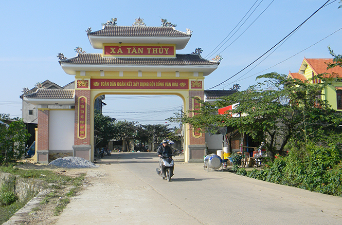 Người dân Lệ Thủy tin tưởng vào vai trò lãnh đạo của Đảng, yên tâm phát triển kinh tế, xây dựng nông thôn mới.