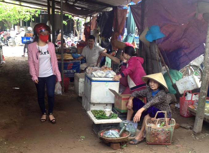  Một góc chợ Cộn.