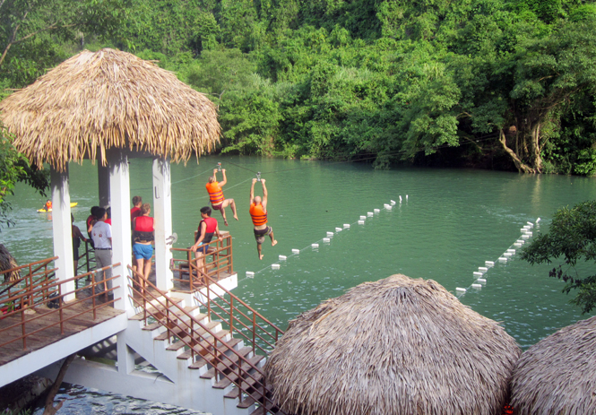 Sông Chày-hang Tối, điểm đến hấp dẫn du khách.