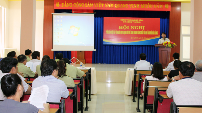 Toàn cảnh hội nghị.