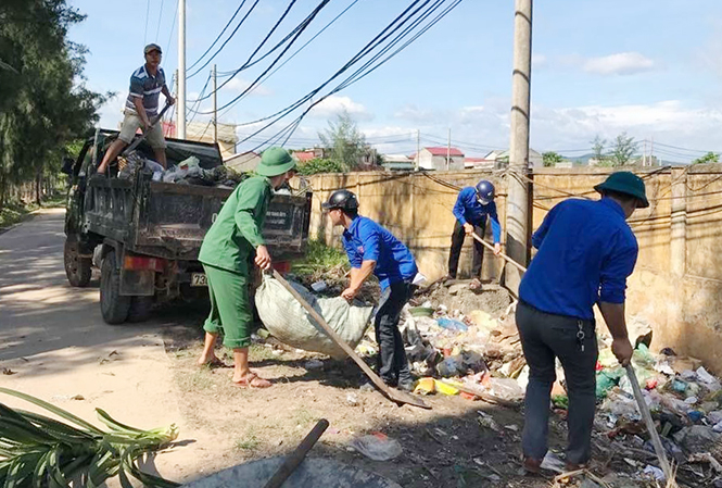 Đoàn viên thanh niên thị xã Ba Đồn gắn việc học tập và làm theo tư tưởng, đạo đức, phong cách của Bác với các hoạt động tình nguyện vì cuộc sống cộng đồng.