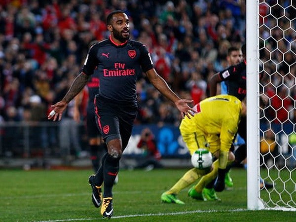 Lacazette dễ dàng có bàn đầu tiên trong màu áo Arsenal. (Nguồn: Getty Images)