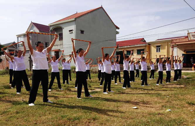 Tham gia CLB, các thành viên được hướng dẫn luyện tập thể dục dưỡng sinh hàng ngày