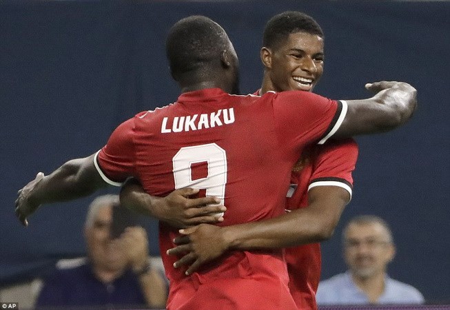 Lukaku và Rashford thay nhau lập công mang chiến thắng về cho Quỷ đỏ. (Nguồn: AP)