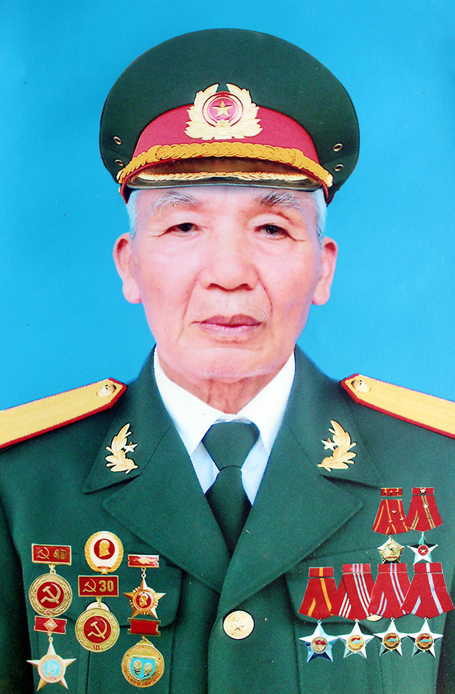 CCB Trần Bá Huỳnh.