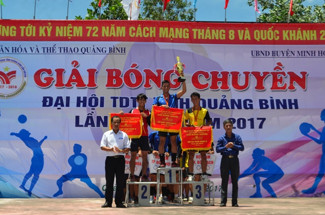 Giải nhất, nhì, ba nội dung bóng chuyền nam hạng B thuộc về các đội: Đồng Hới, Tuyên Hóa và Bố Trạch