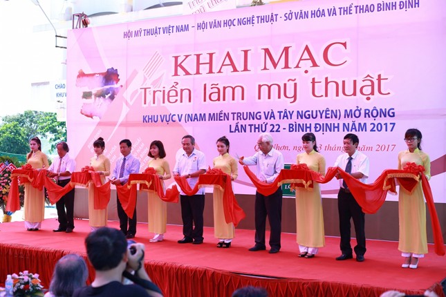 Khai mạc Triển lãm Mỹ thuật khu vực Nam miền Trung - Tây Nguyên lần thứ 22, năm 2017. Ảnh: Đăng Doanh