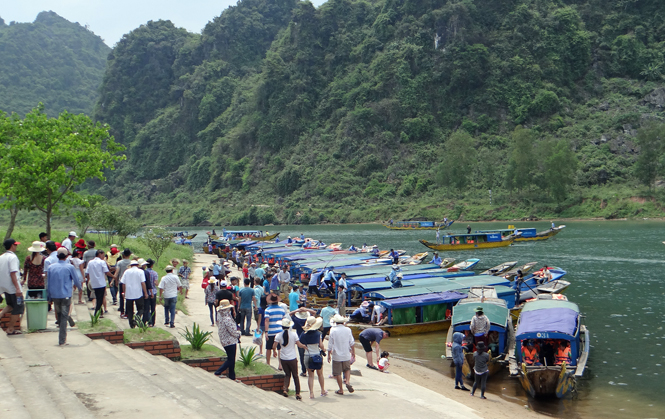 Tạm ngừng đón khách du lịch tại khu vực Phong Nha-Kẻ Bàng từ 15-9.