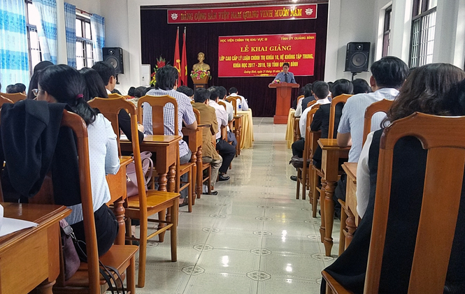 Toàn cảnh lễ khai giảng.