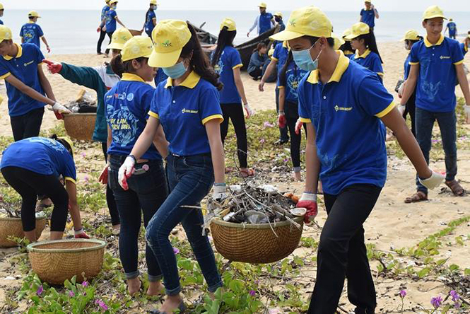 Lực lượng thanh niên tích cực tham gia bảo vệ môi trường, ứng phó với biến đổi khí hậu.