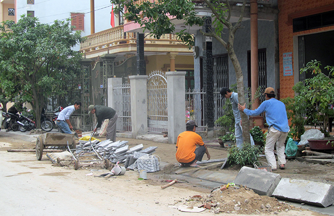 Người dân TP. Đồng Hới chung tay xây dựng đô thị văn minh.