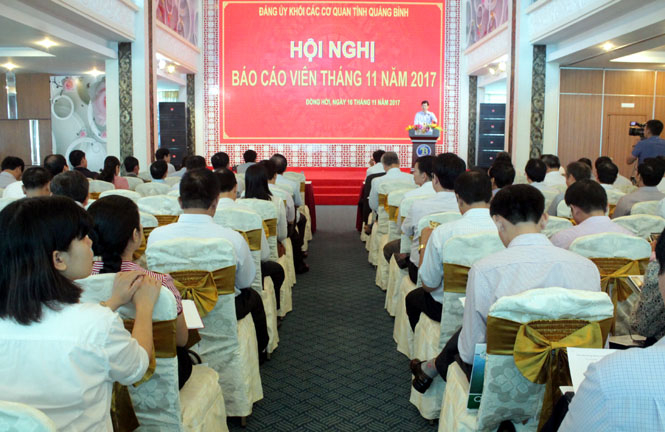  Toàn cảnh hội nghị báo cáo viên tháng 11, năm 2017