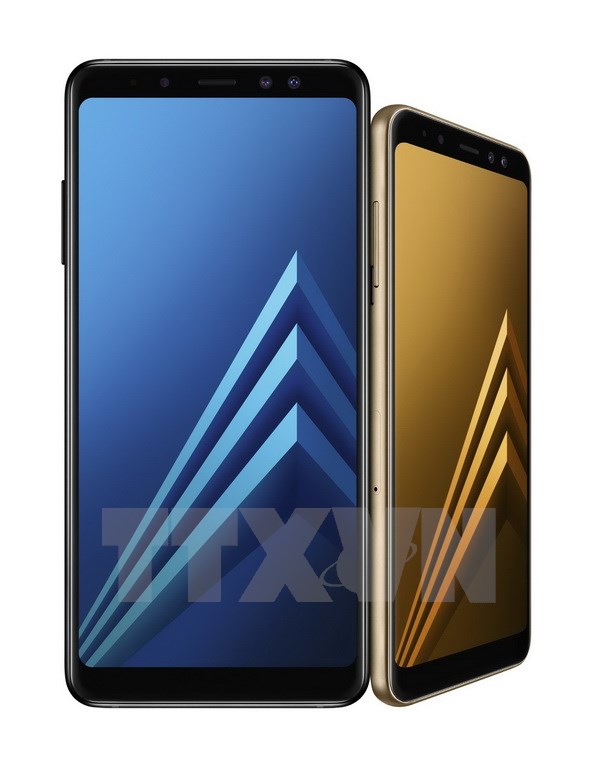 Galaxy A8 và Galaxy A8 Plus. (Nguồn: Yonhap/TTXVN)