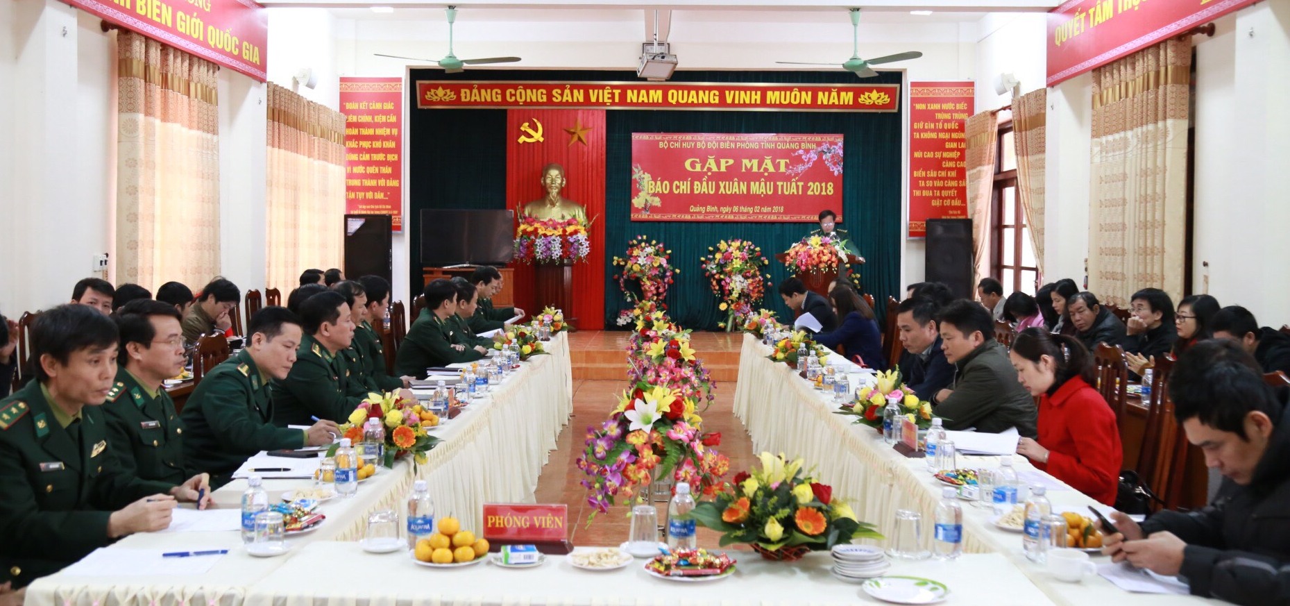 Toàn cảnh buổi gặp mặt
