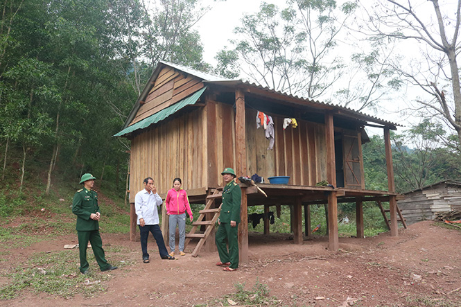 Một ngôi nhà Đại đoàn kết do Đồn Biên phòng CKQT Cha Lo hỗ trợ, bàn giao cho người dân bản Ka Ai, xã Dân Hóa sử dụng đúng dịp Tết Mậu Tuất 2018.