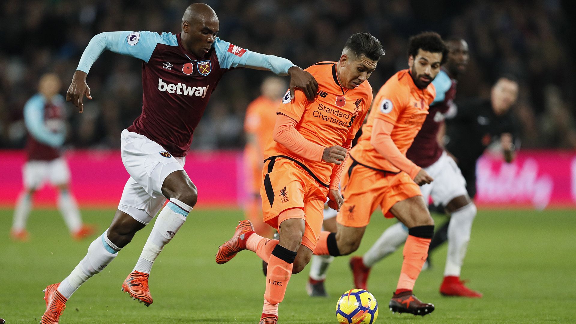  West Ham từng thua đậm Liverpool ở lượt đi. Ảnh: REUTERS