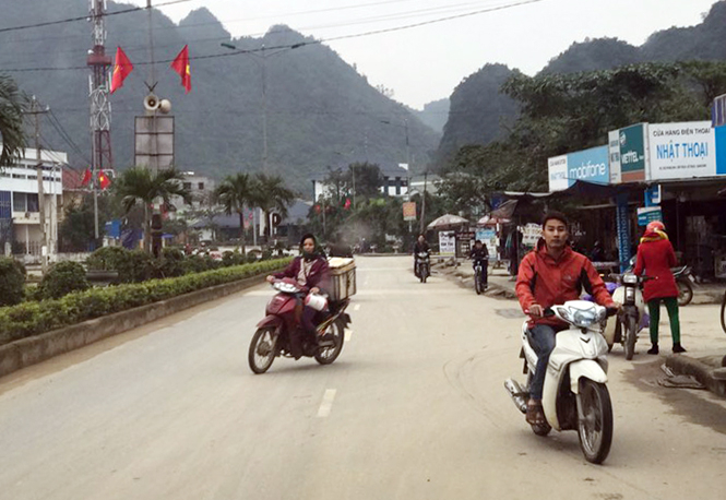 Tình trạng người dân đi ngược chiều tại đoạn nối đường Hồ Chí Minh và xã Sơn Trạch.