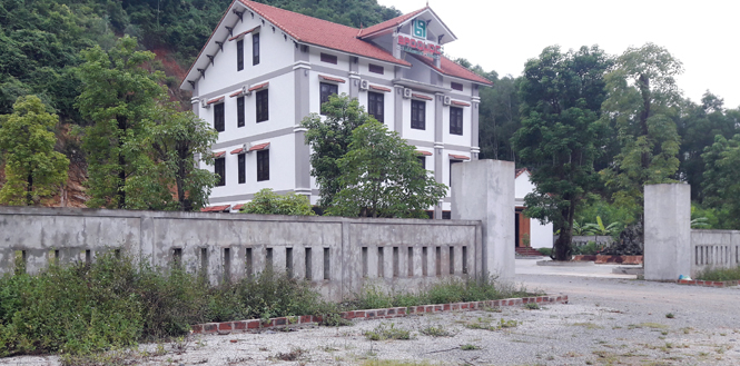 Một công trình xây dựng lần chiếm đất lên đến gần 2.000m2 tại xã Phúc Trạch.