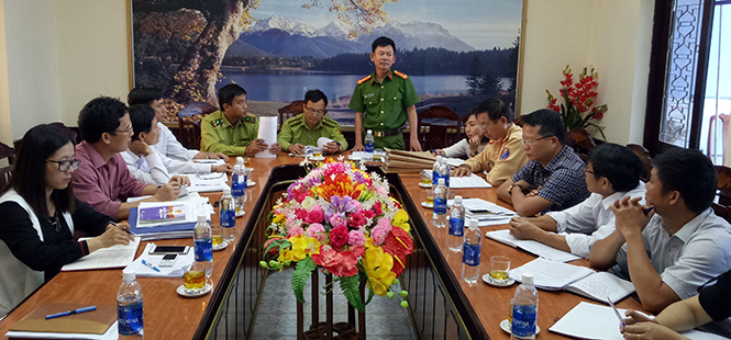 Đoàn kiểm tra liên ngành của UBND tỉnh kiểm tra tình hình THPL, công tác THPL về xử lý vi phạm hành chính tại huyện Bố Trạch.