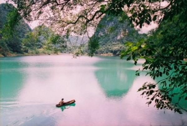 Hồ Thăng Hen thuộc quần thể Công viên địa chất Non Nước Cao Bằng. (Nguồn: caobanggeopark.com)