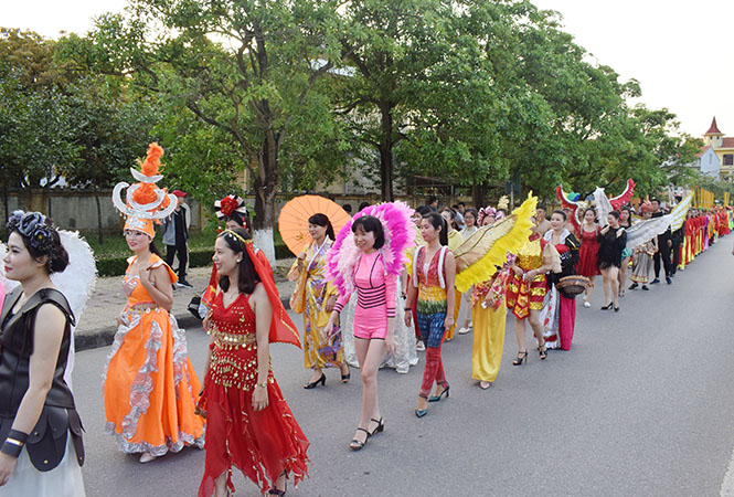  Lễ hội diễu hành đường phố trở thành điểm nhấn của Tuần Văn hóa- Du lịch Đồng Hới năm 2018 