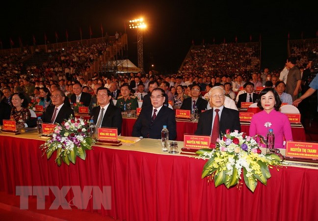 Tổng Bí thư Nguyễn Phú Trọng và các nguyên lãnh đạo Đảng, Nhà nước dự buổi lễ. (Ảnh: Minh Đức/TTXVN)