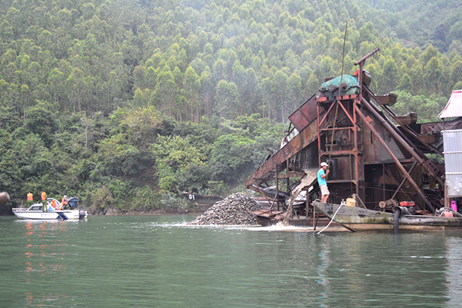 Cần có những giải pháp đồng bộ trong quản lý hoạt động khai thác cát, sỏi trên địa bàn.