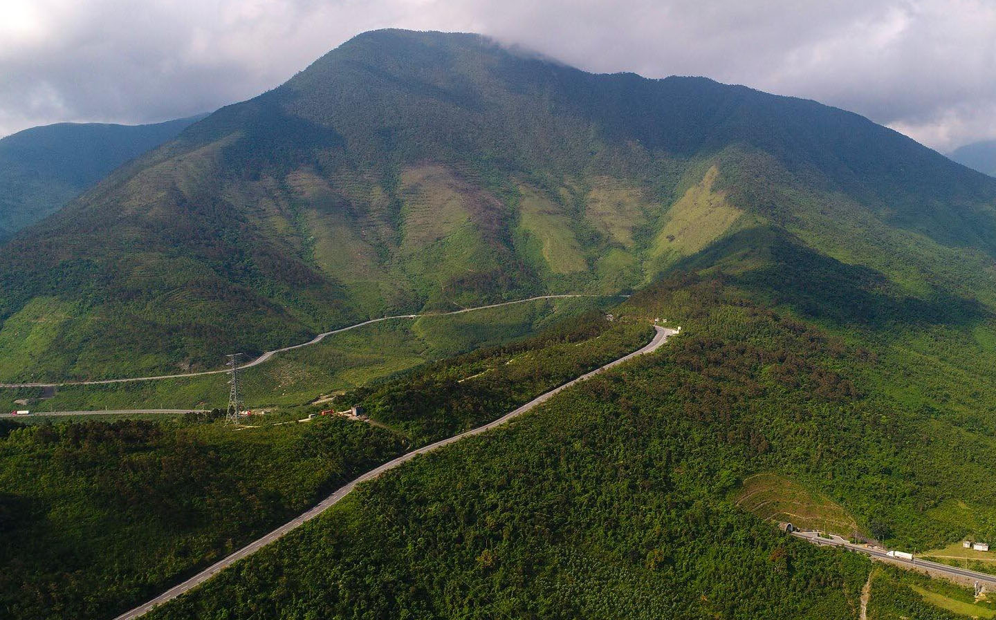 Trên đỉnh đèo Ngang