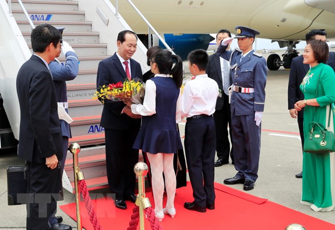 Lễ đón Chủ tịch nước Trần Đại Quang và Phu nhân tại sân bay Quốc tế Haneda, Thủ đô Tokyo, Nhật Bản. (Ảnh: Nhan Sáng/TTXVN)