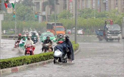 Hà Nội và nhiều khu vực có mưa rào rải rác và có dông (ảnh minh họa)