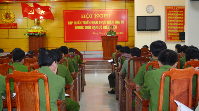  Hội nghị tập huấn triển khai thực hiện tha tù trước thời hạn có điều kiện. 