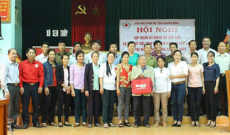 Tập huấn kỹ năng sơ cấp cứu và ra mắt chốt sơ cấp cứu tai nạn giao thông tại xã Sen Thủy, huyện lệ Thủy. 